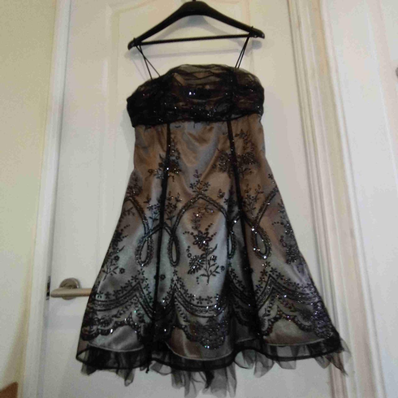 Vestido de fiesta negro bordado - miniatura 1
