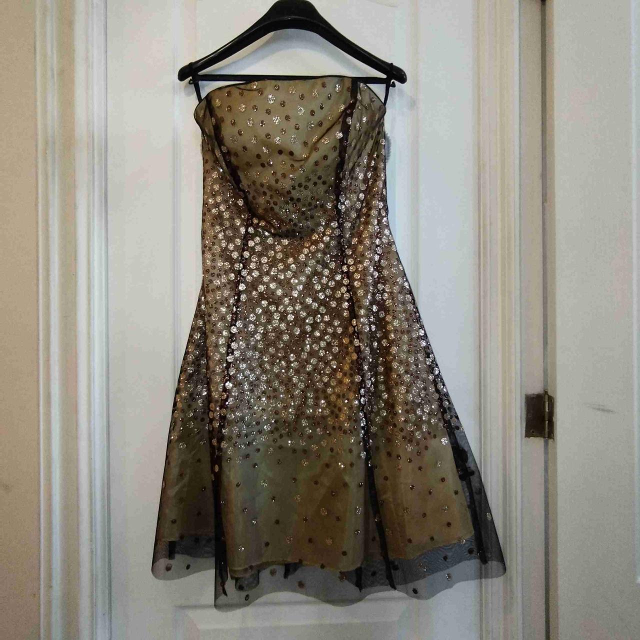 Vestido de fiesta con lentejuelas - miniatura 1