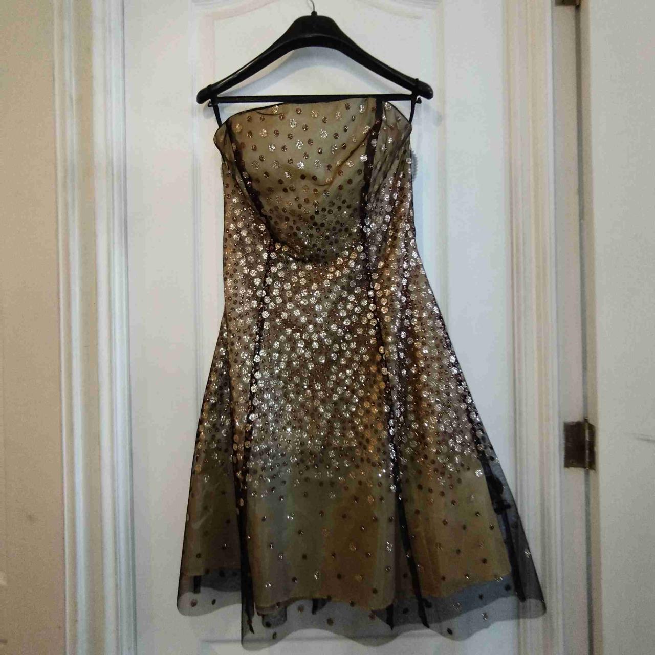 Vestido de fiesta con lentejuelas - miniatura 2