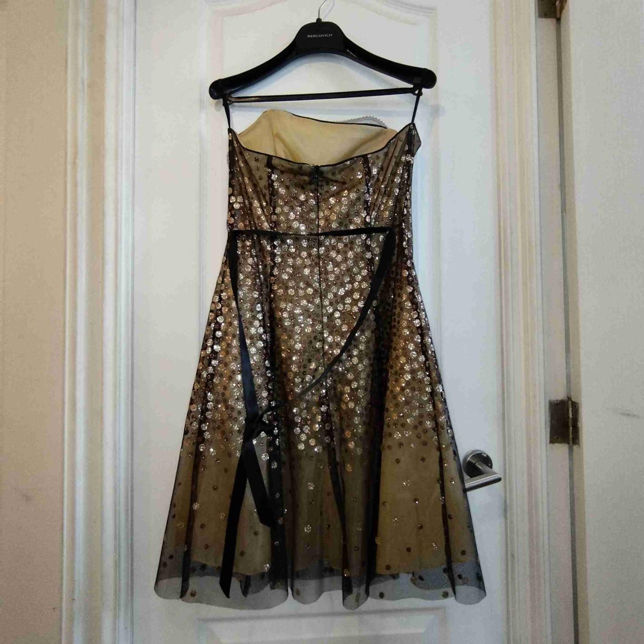 Vestido de fiesta con lentejuelas - miniatura 3