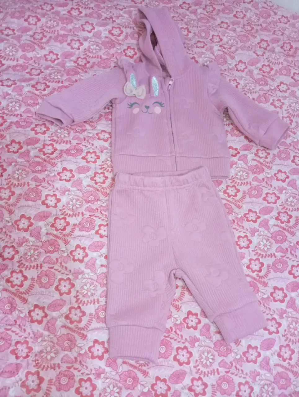 Conjunto rosa de bebé