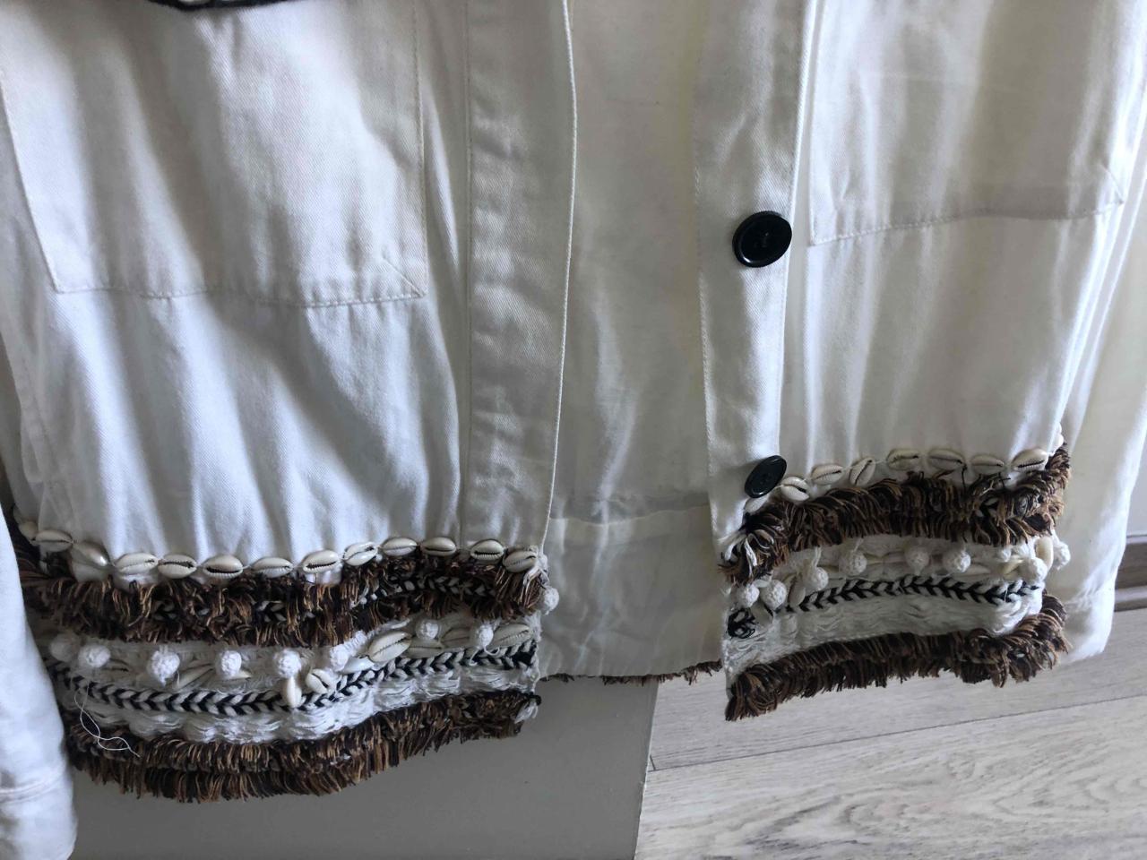 Chaqueta blanca con detalles Zara - miniatura 3