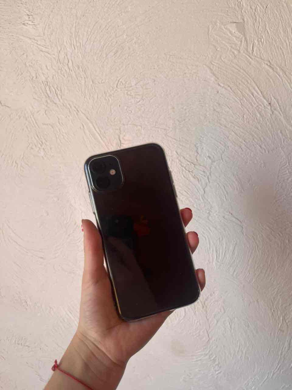 Iphone 11 en buen estado - miniatura 2