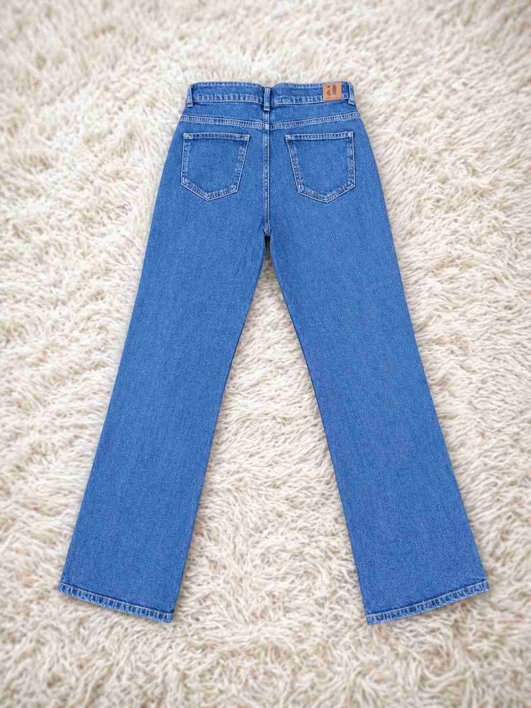 Jeans azules acampanados - miniatura 2