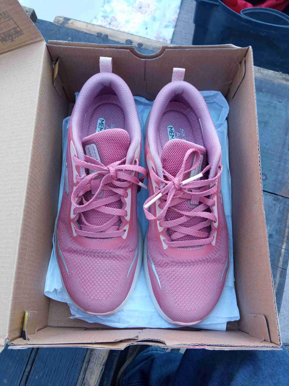 Zapatillas deportivas rosas - miniatura 1