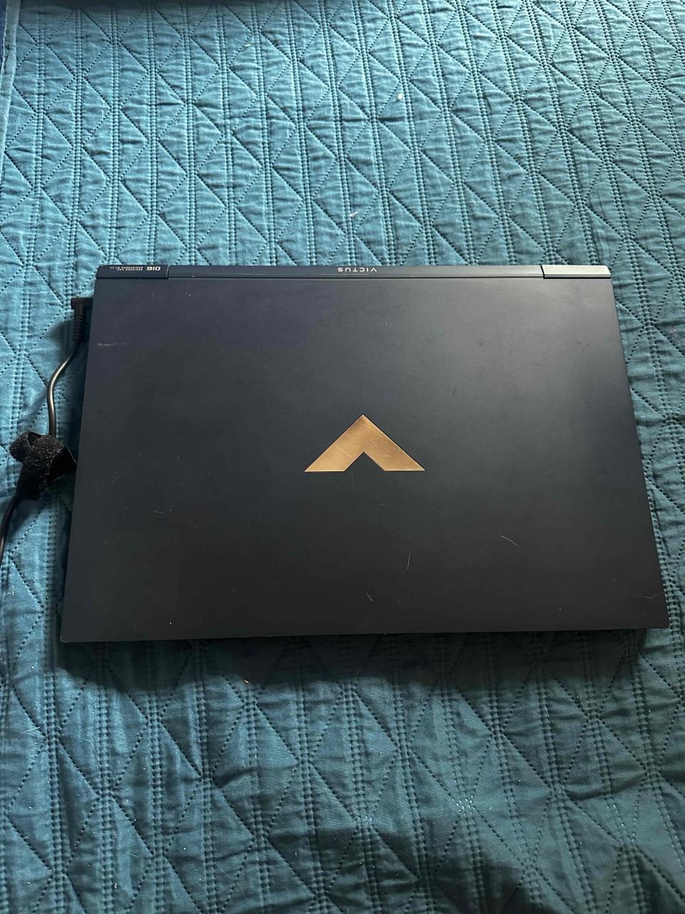 Laptop HP Victus gamer - miniatura 2