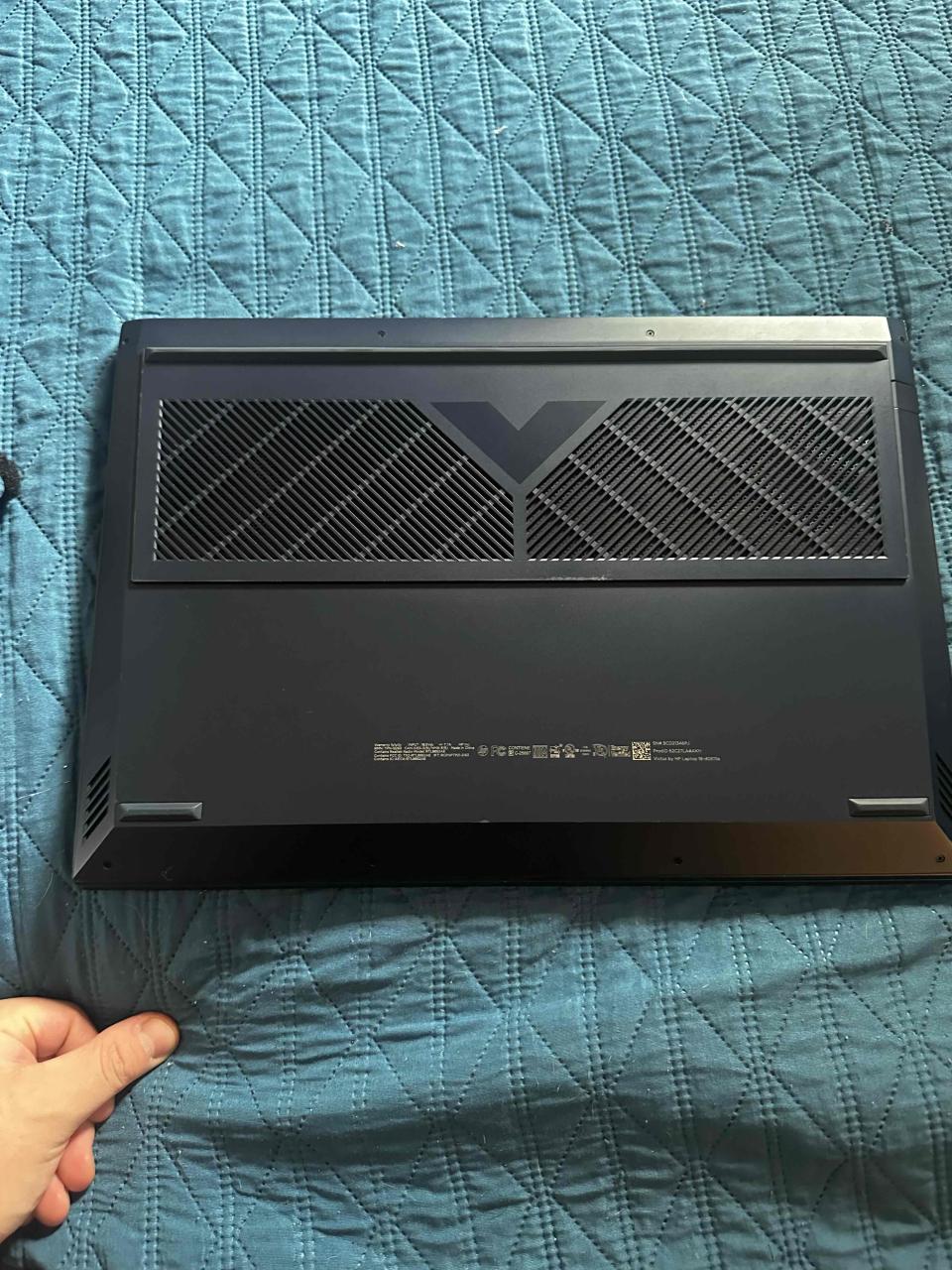 Laptop HP Victus gamer - miniatura 3