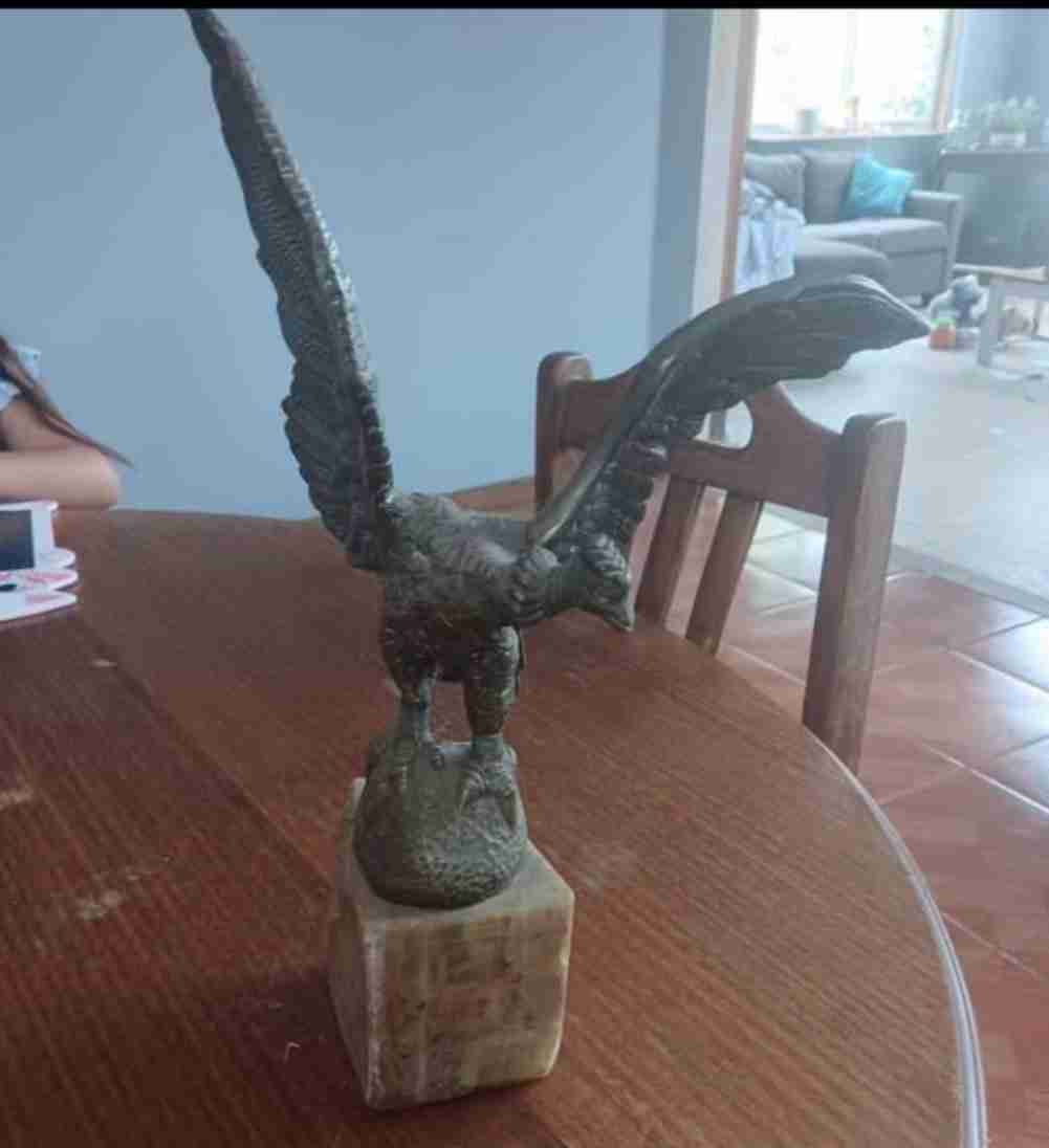Escultura de águila bronce