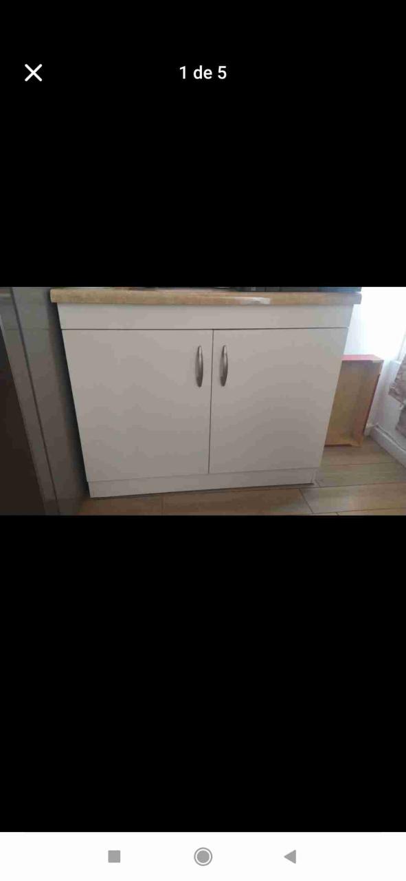 Mueble de cocina blanco - miniatura 1