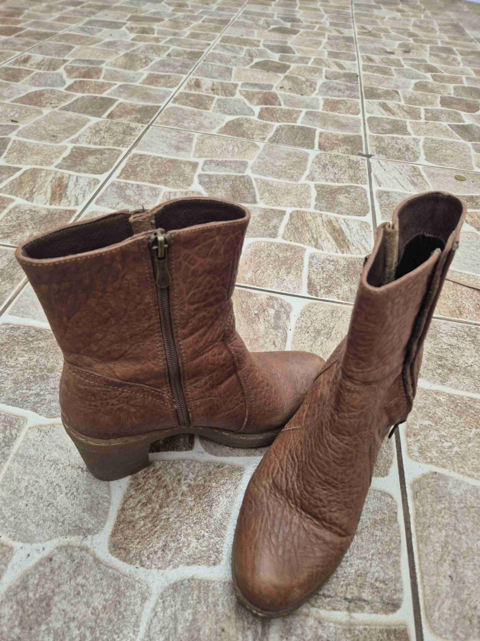 Botines 16 horas marrones con hebillas - miniatura 3
