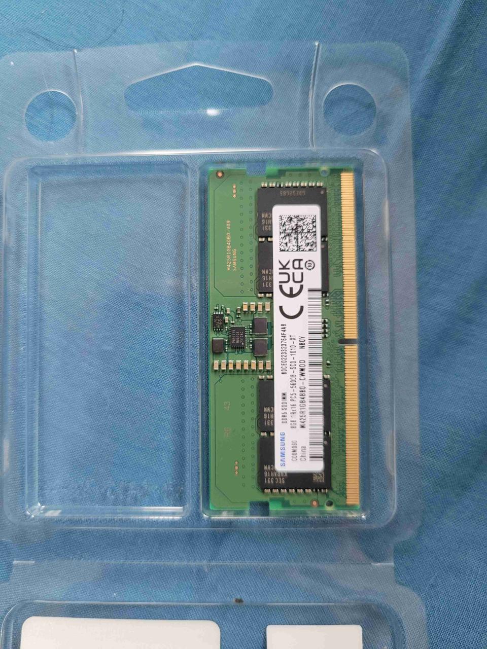 Módulo de RAM DDR5 Samsung 8GB - miniatura 1
