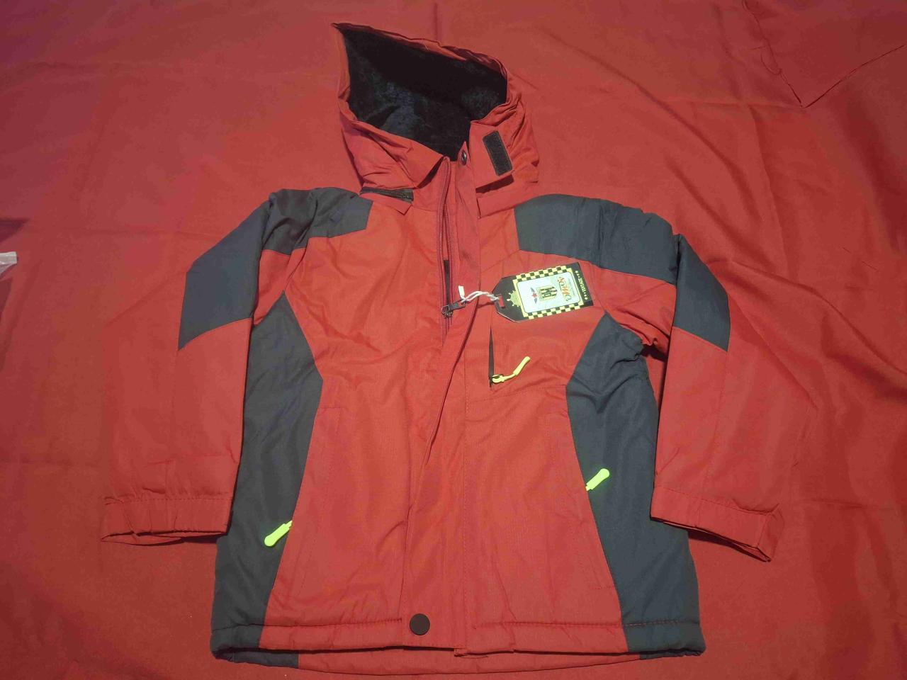 Chaqueta impermeable con capucha - miniatura 3