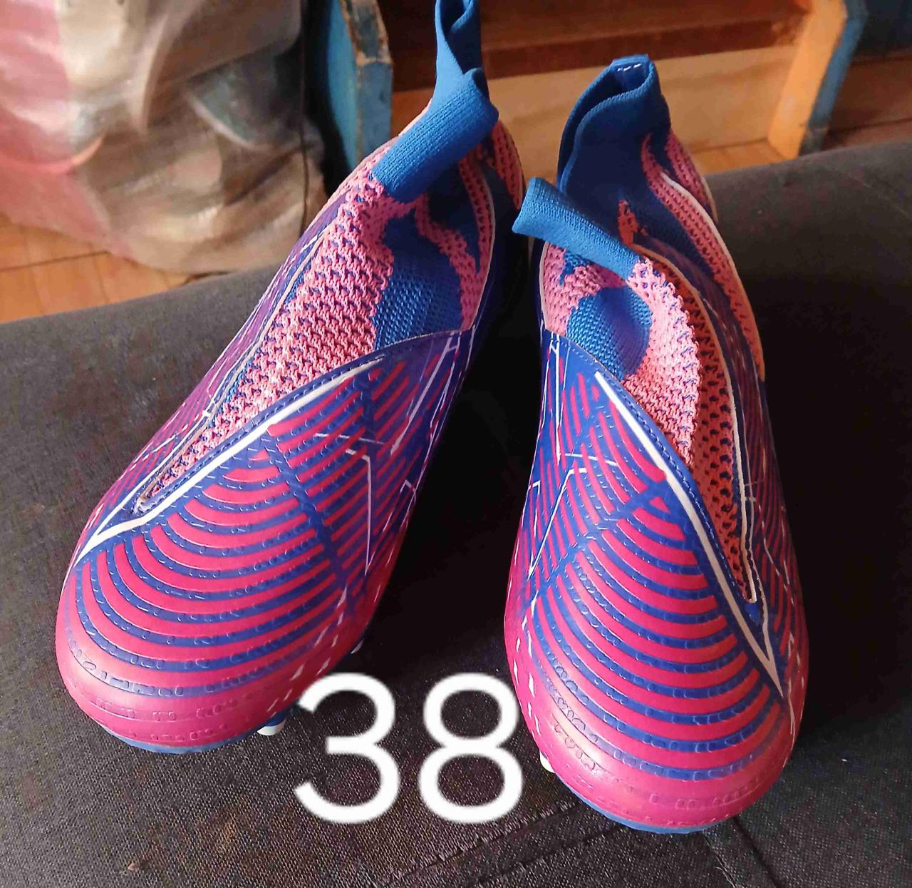 Botines deportivos talla 38,39,41,42 - miniatura 1