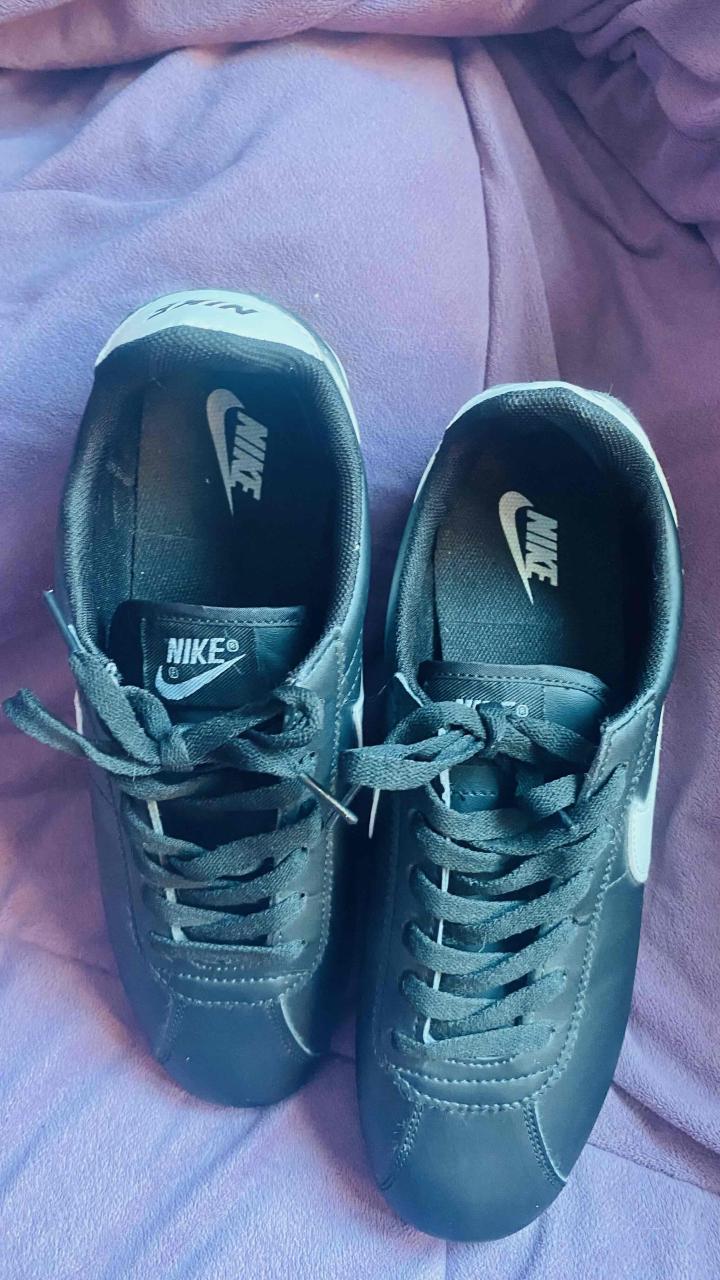 Zapatillas negras deportivas - miniatura 3