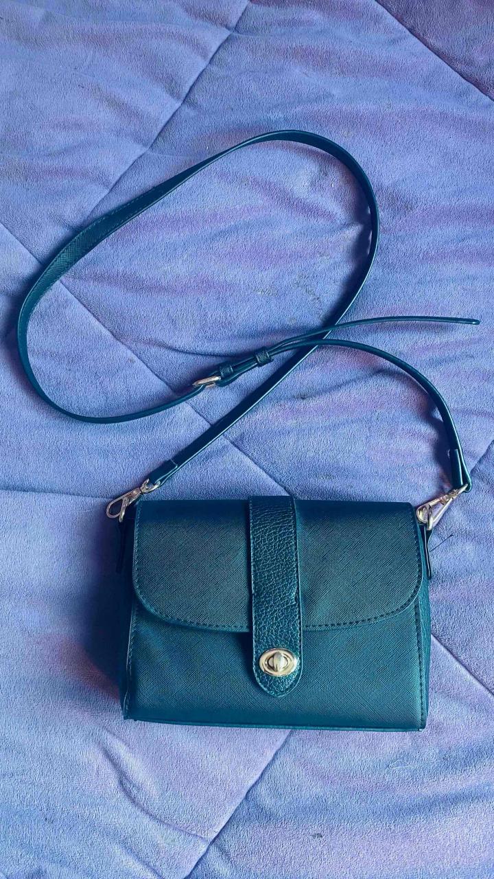 Cartera pequeña negra elegante - miniatura 1
