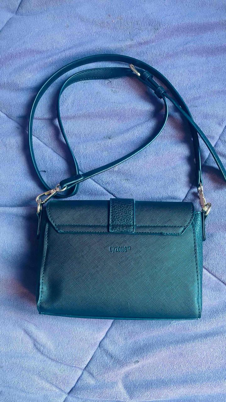 Cartera pequeña negra elegante - miniatura 2