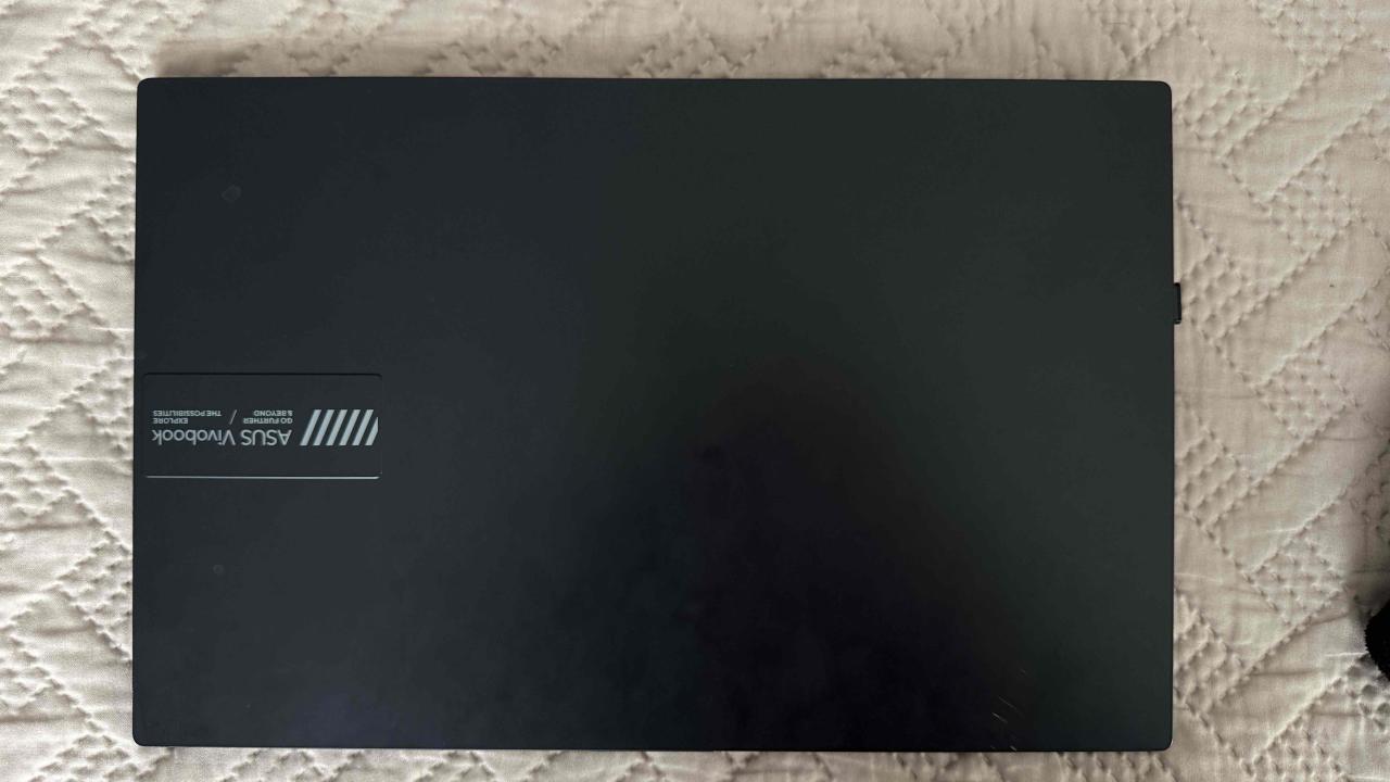 Portátil ASUS Vivobook negro GO 15 - miniatura 1