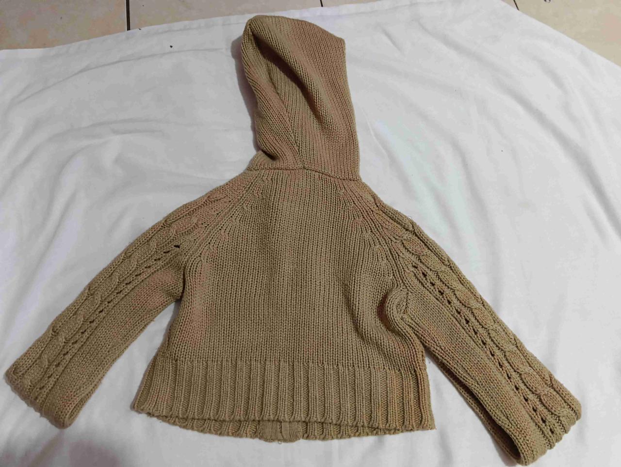 Chaleco tejido con capucha beige - miniatura 3