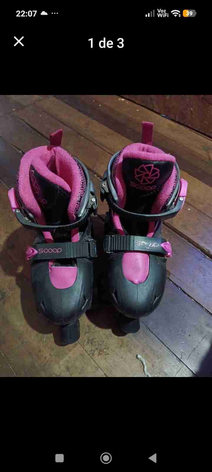 Patines de cuatro ruedas negros y rosados - miniatura 3