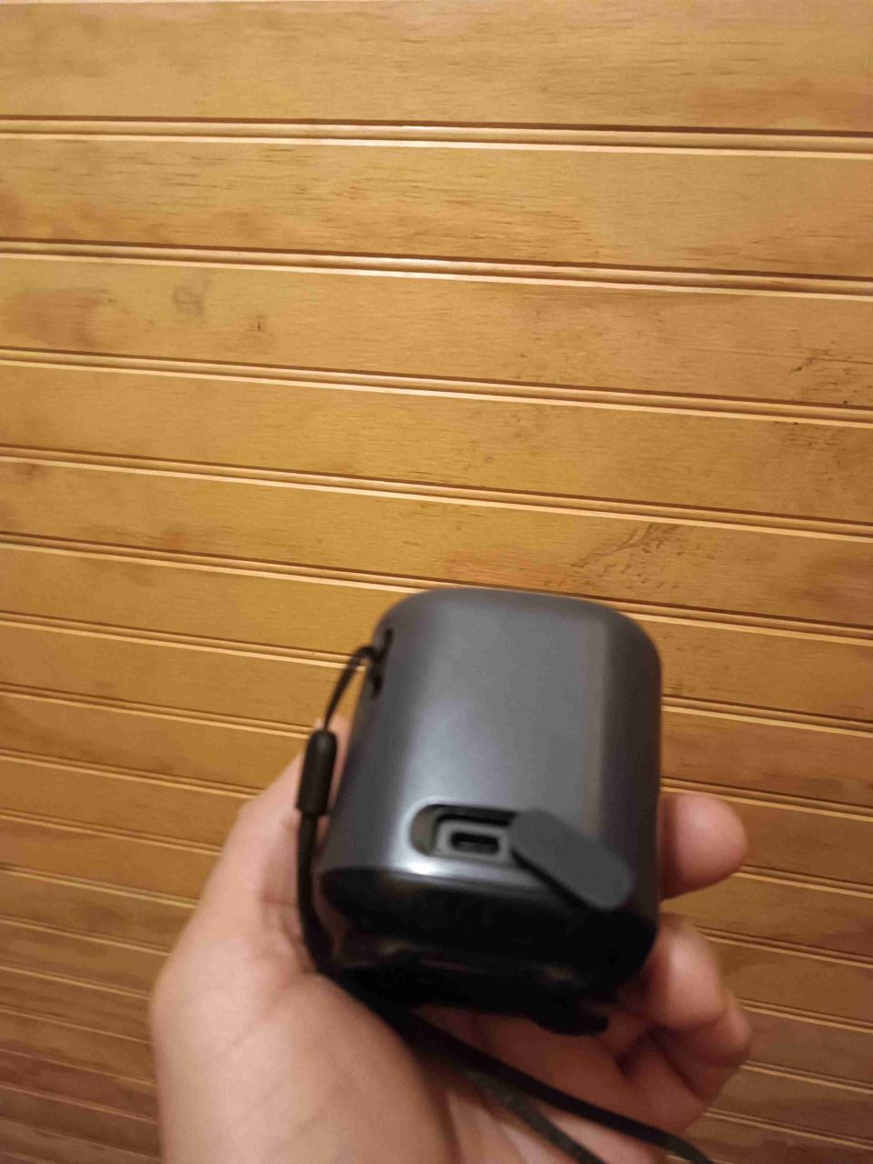 Altavoz portátil negro USB-C - miniatura 1
