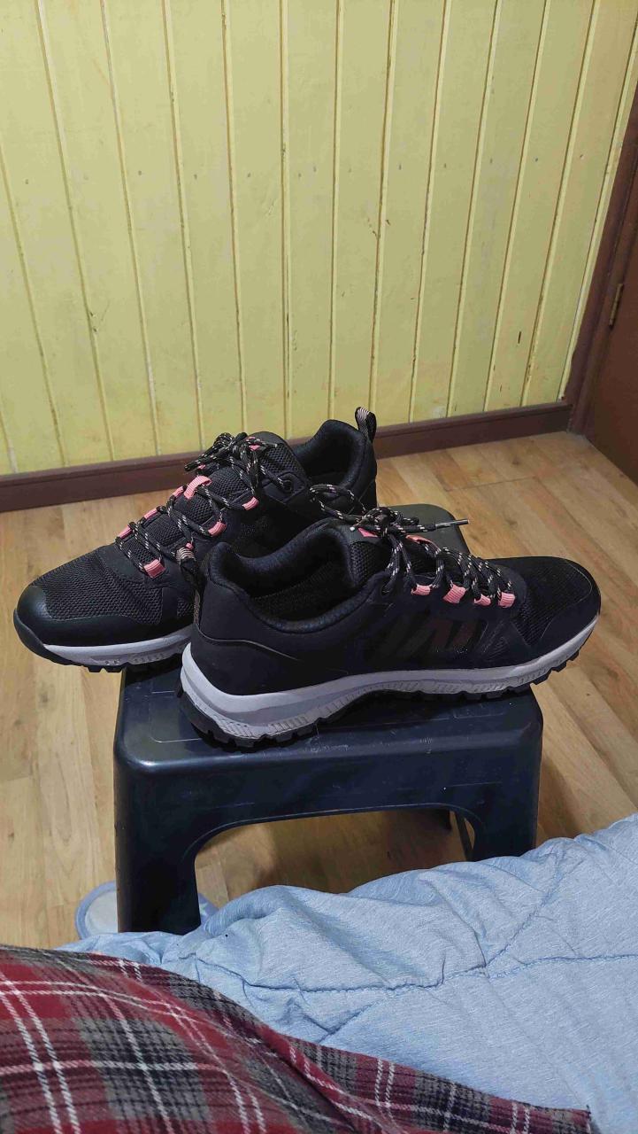 Zapatillas negras rosadas outdoor - miniatura 4