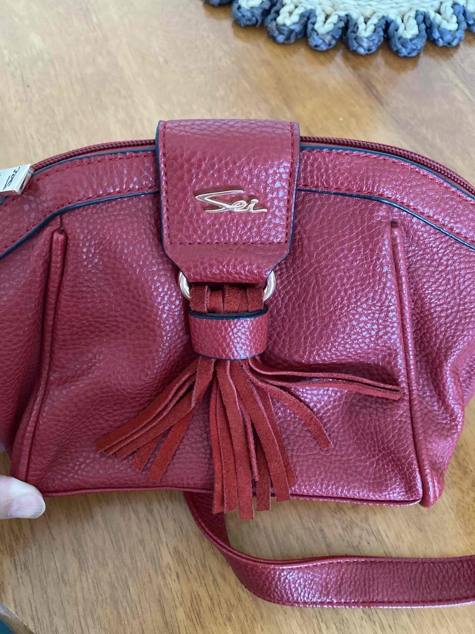 Cartera roja de cuero sintético - miniatura 2