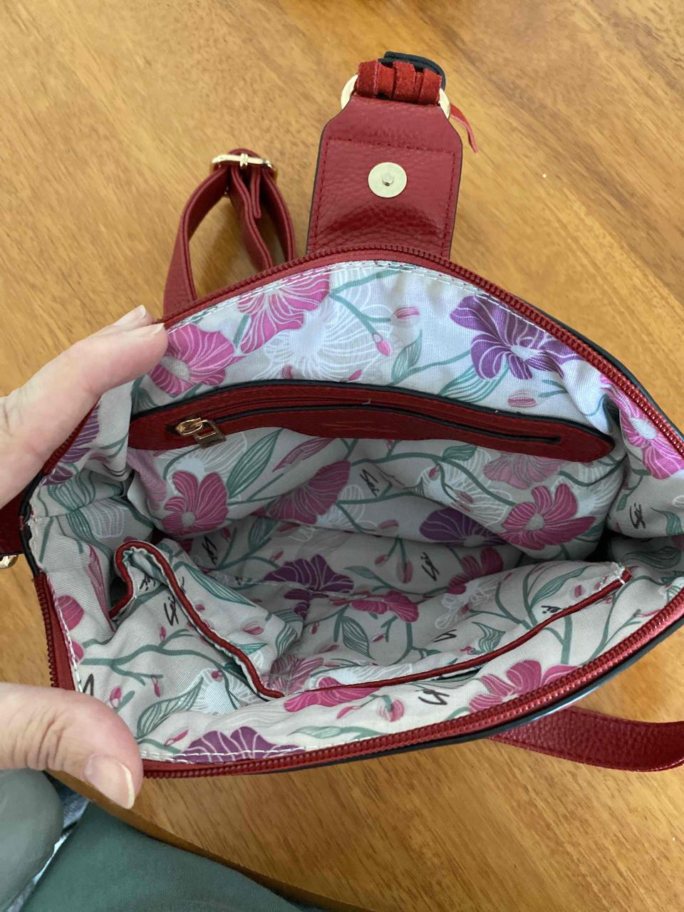 Cartera roja de cuero sintético - miniatura 3