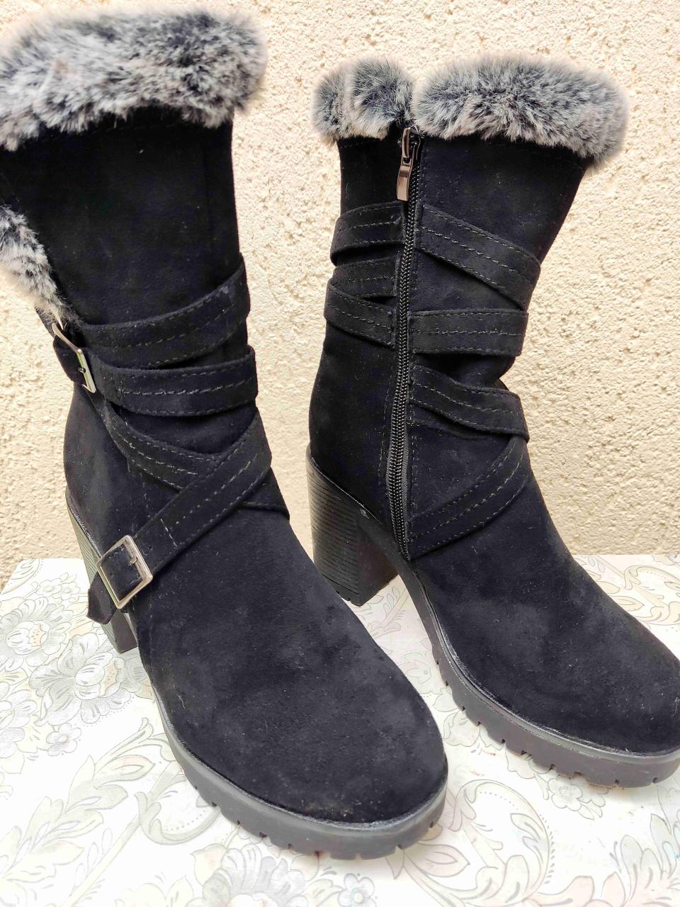 Botas negras con forro de felpa - miniatura 3