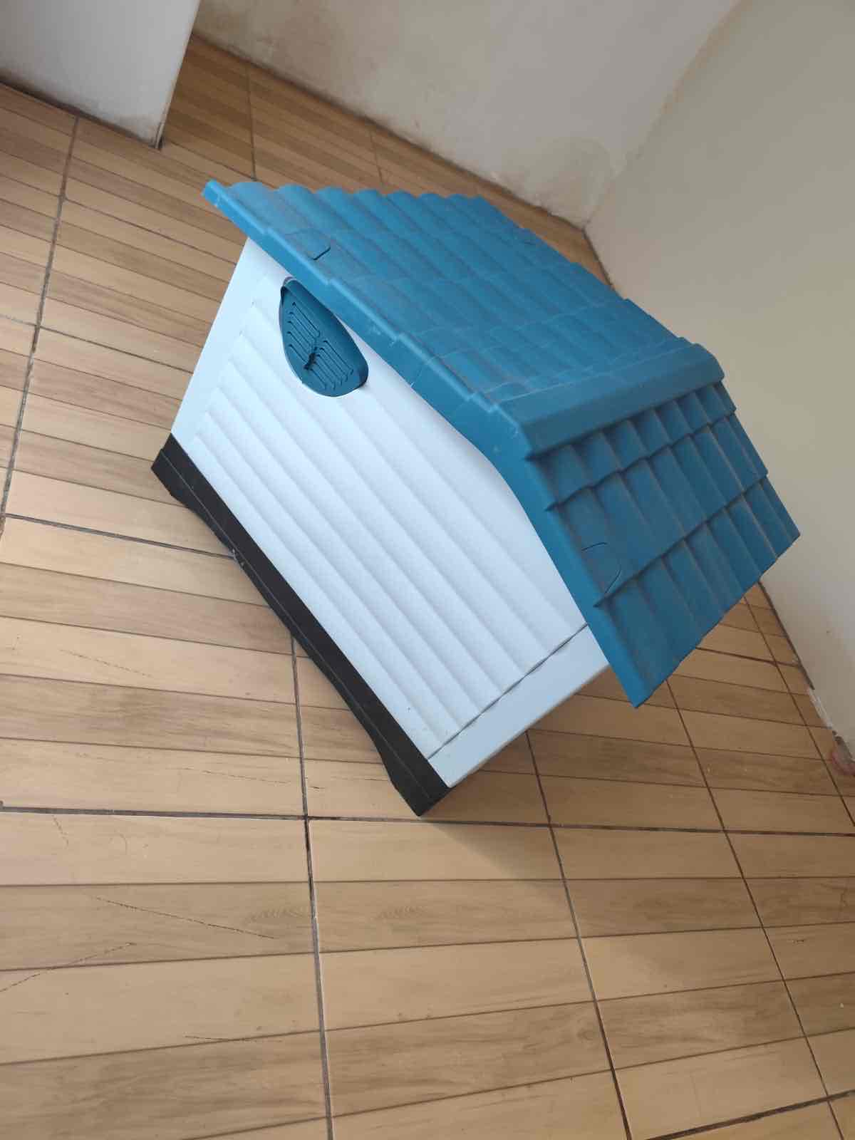 Casa para perro impermeable - miniatura 5