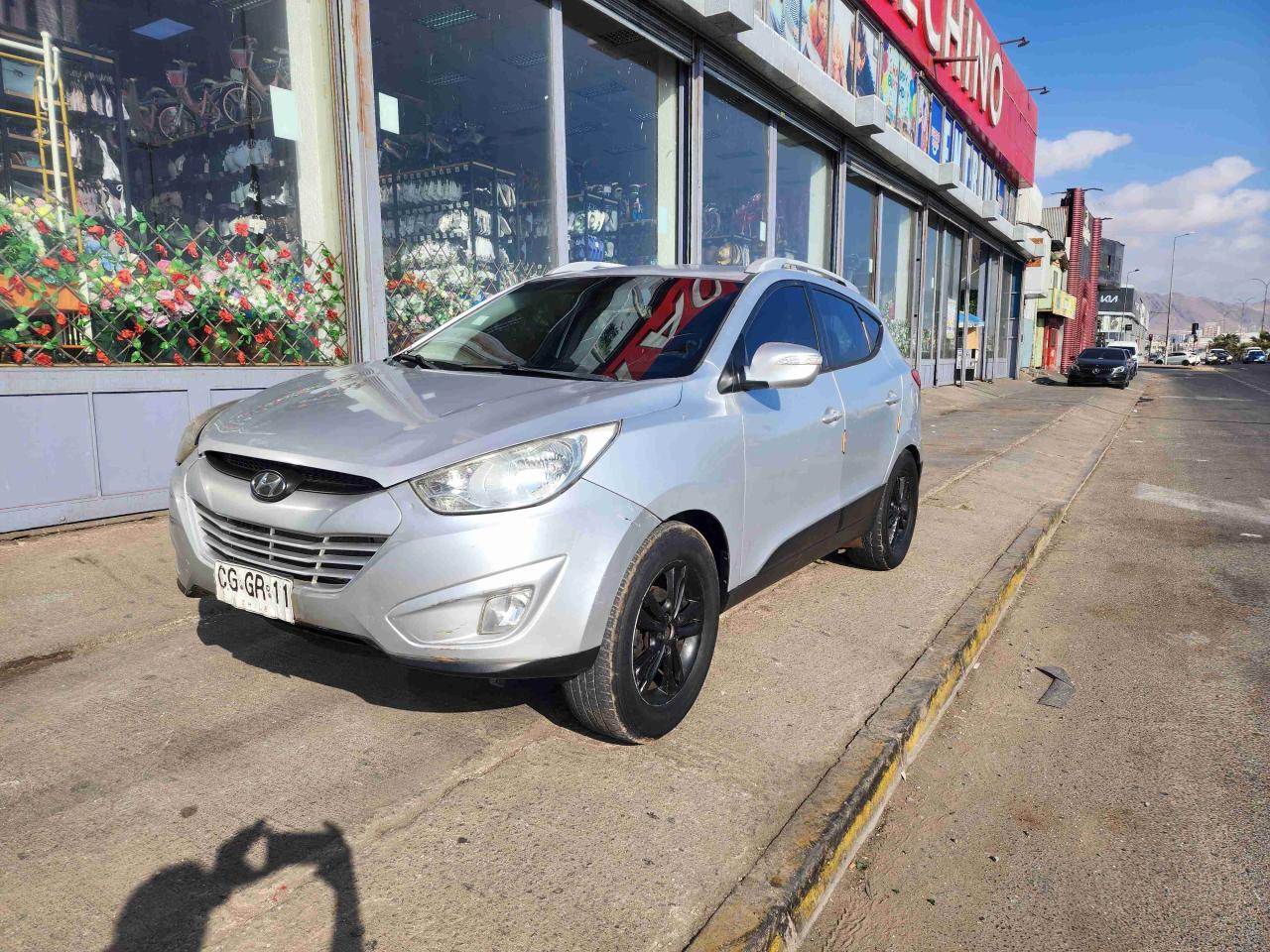 Hyundai Tucson 2011gris - miniatura 3