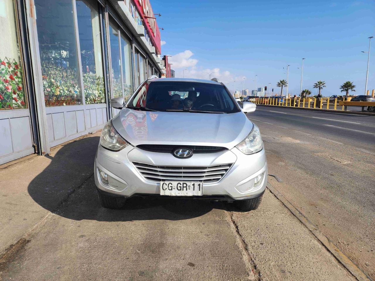 Hyundai Tucson 2011gris - miniatura 5