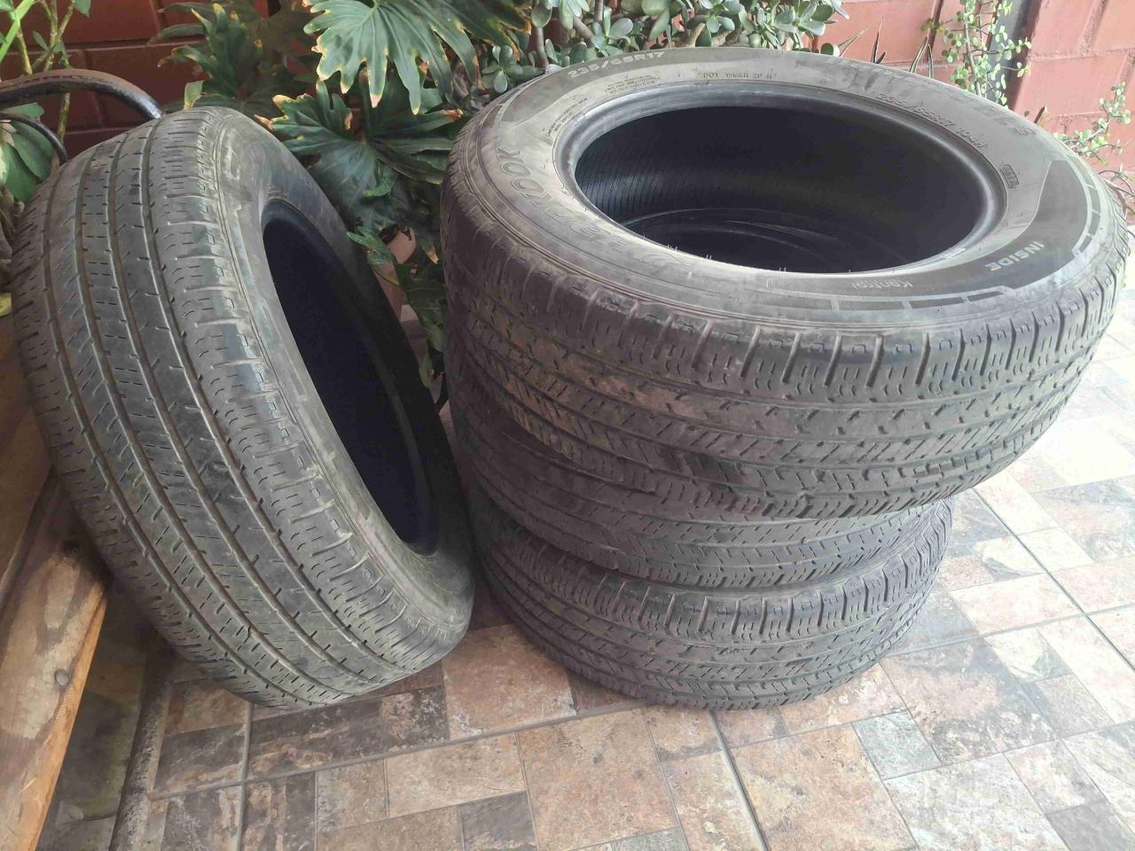 Neumáticos usados 235/65 R17 - miniatura 1