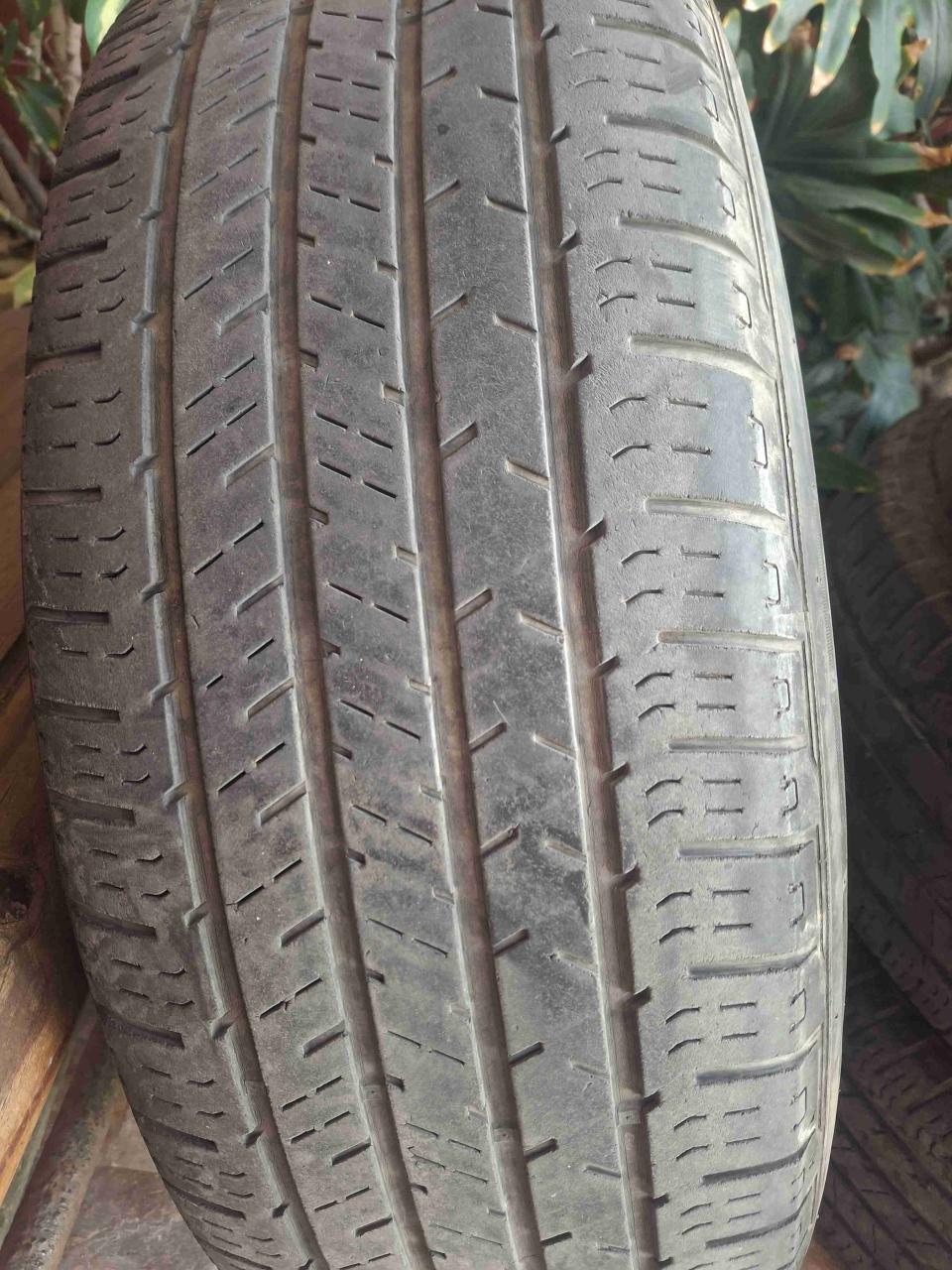 Neumáticos usados 235/65 R17 - miniatura 3