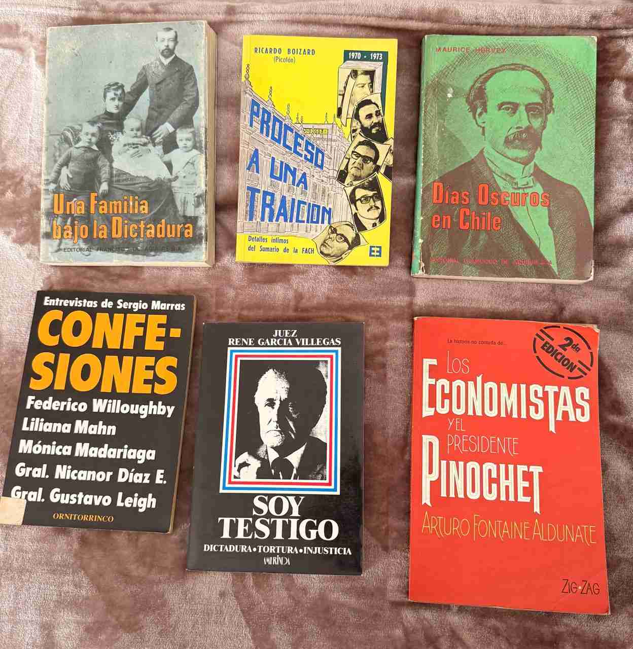 Colección de libros de historia chilena
