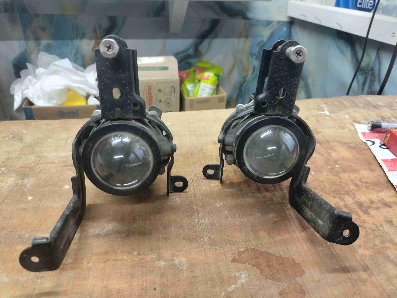 Faros antiniebla de auto usados - miniatura 1