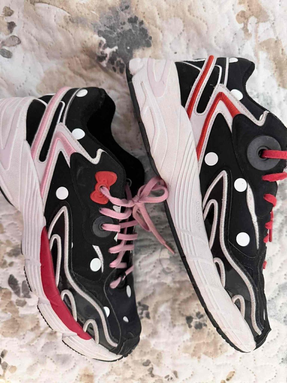 Zapatillas Hello Kitty Adidas - miniatura 3