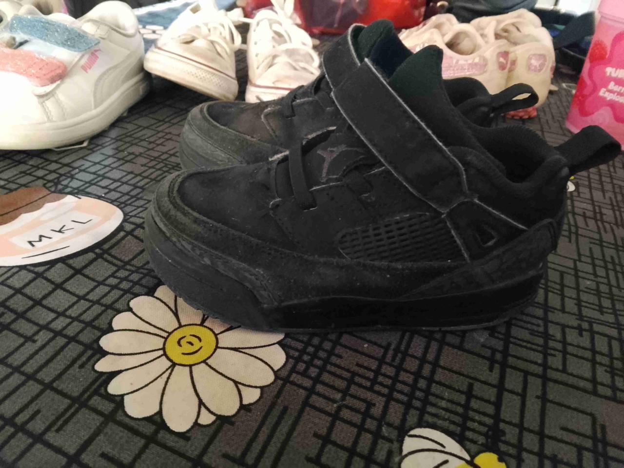 Zapatillas negras para niñ@ - miniatura 2