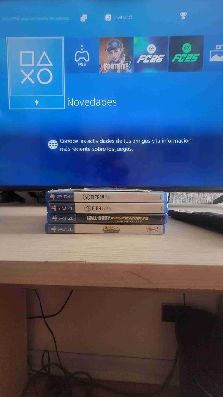 Consola PS4, detalles en la descripción - miniatura 2