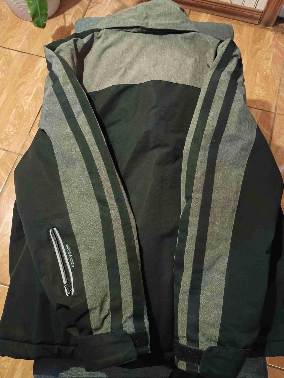 Chaqueta negra impermeable Hombre - miniatura 4