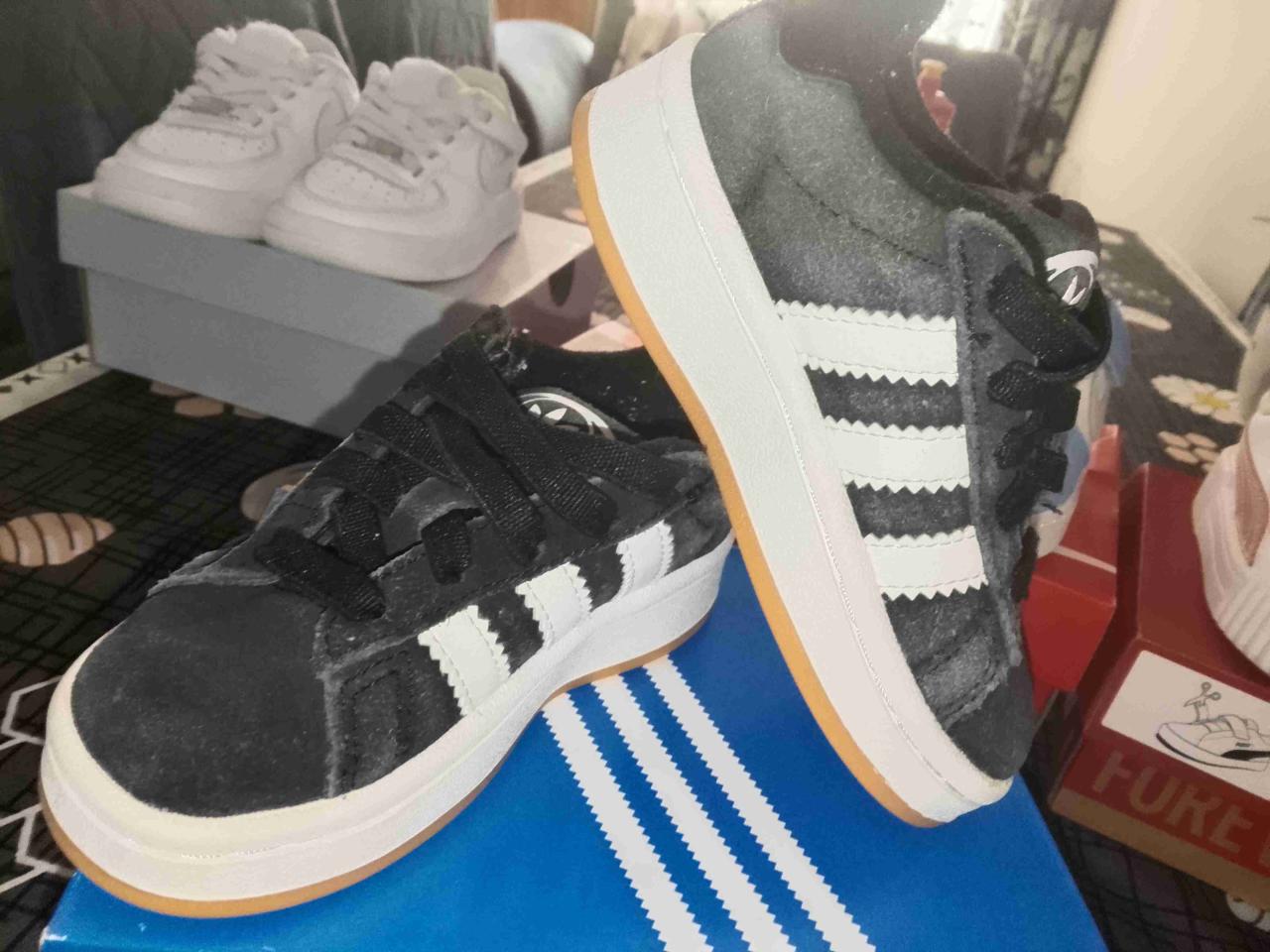 Zapatillas negras deportivas - miniatura 2