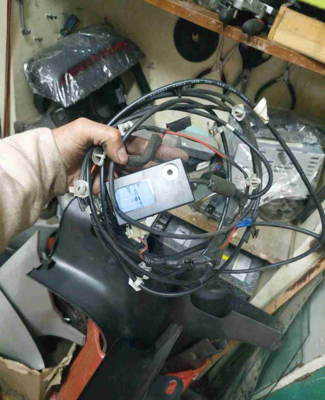 Sistema de empañe vidrio trasero Chevrolet Aveo - miniatura 2