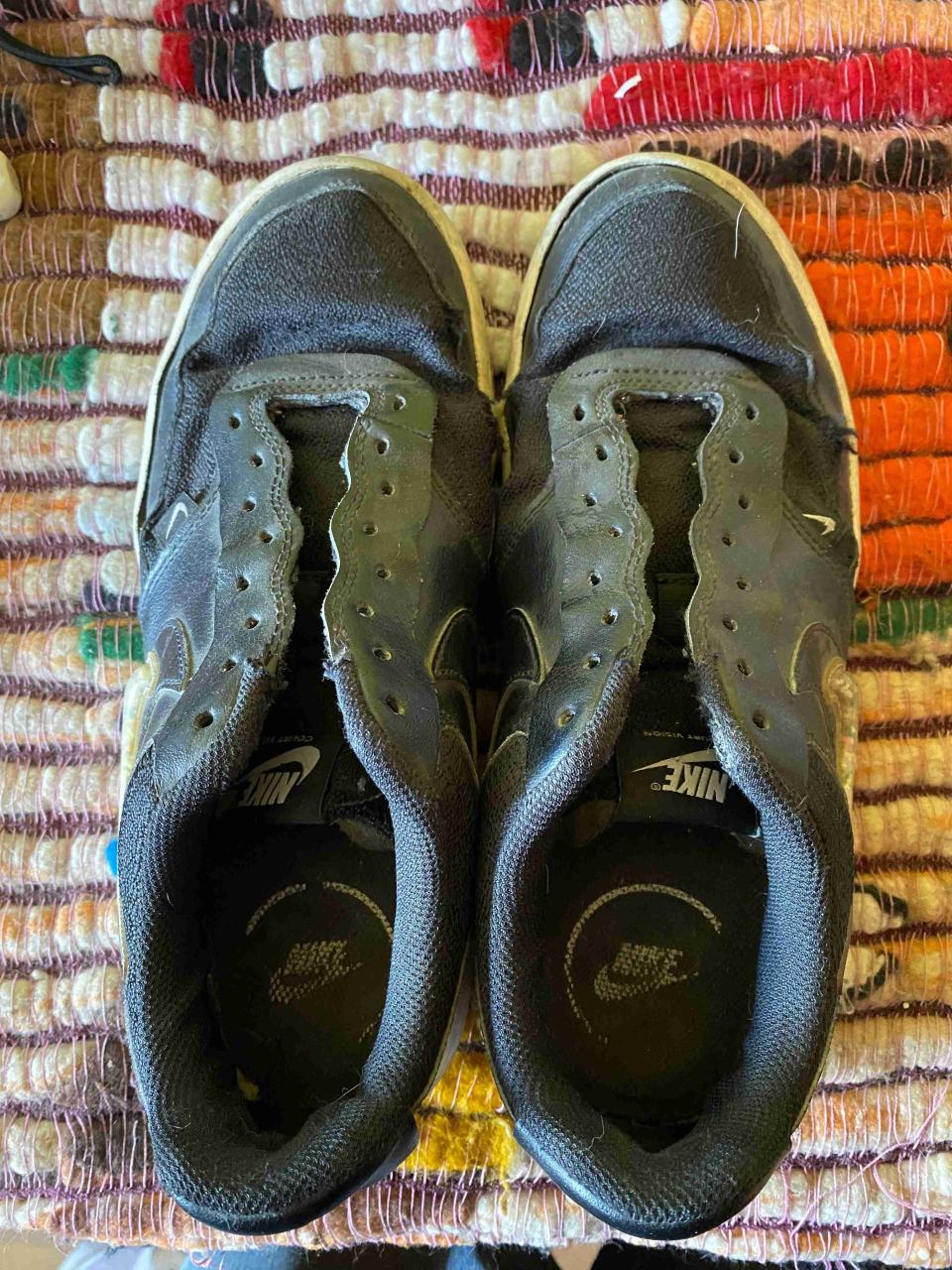 Zapatillas negras Nike usadas - miniatura 2