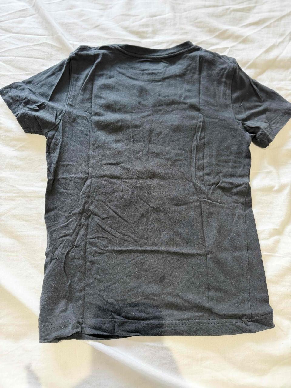Polera negra Levi's estampada - miniatura 2