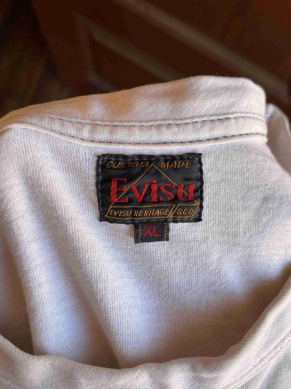 Polera Evisu blanca con diseño gráfico - miniatura 5
