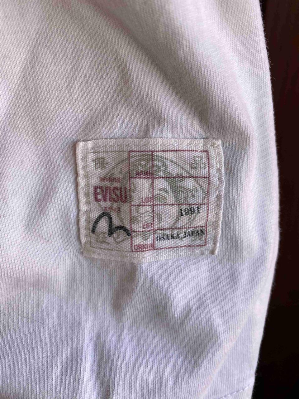 Polera Evisu blanca con diseño gráfico - miniatura 6