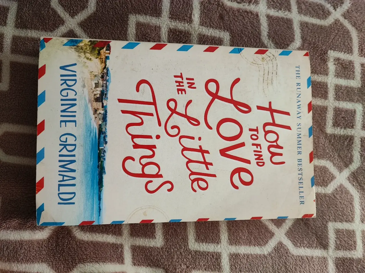 Libro 'How to Find Love in the Little Things' - miniatura 1