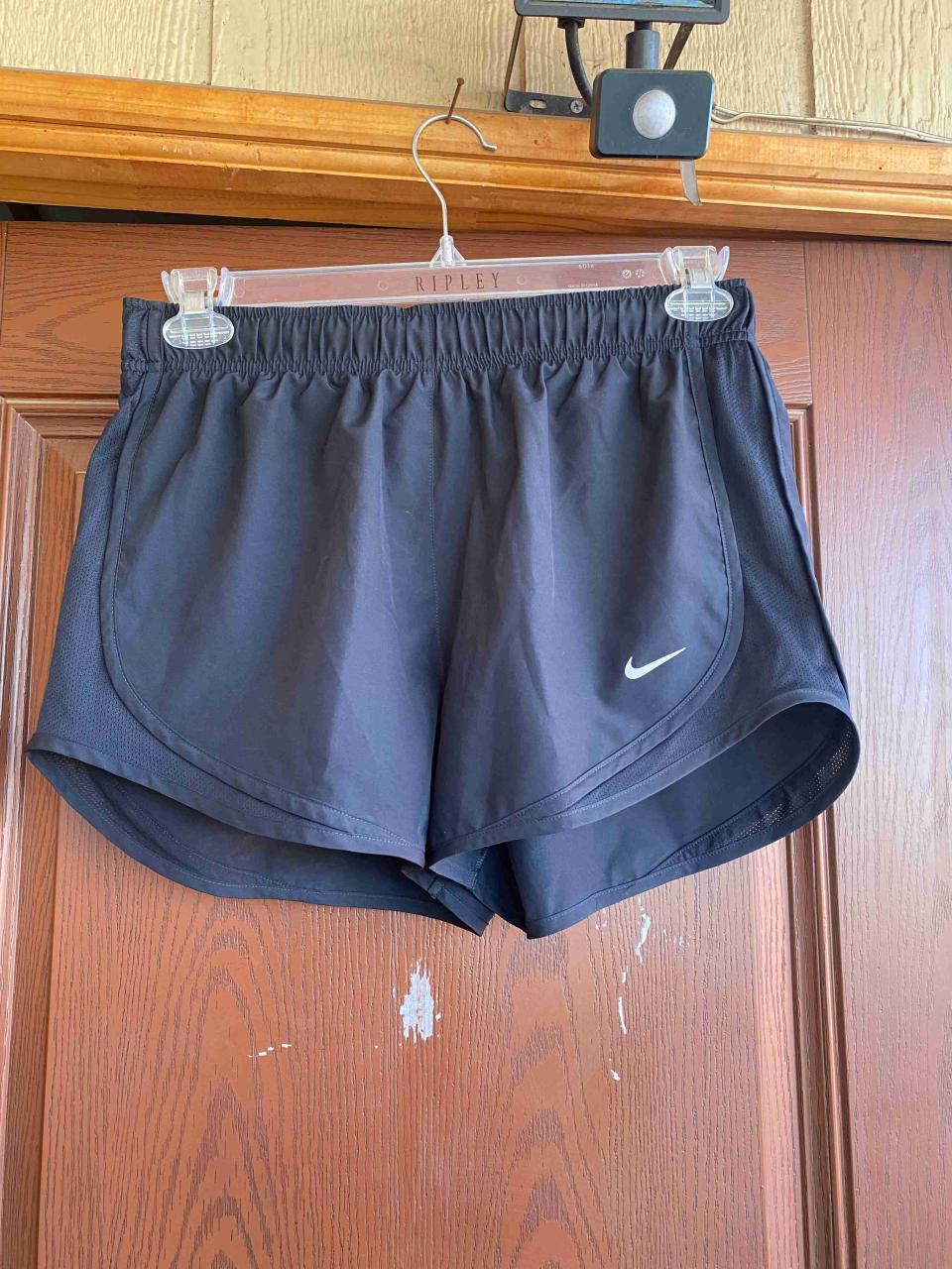 Shorts deportivos negros Nike - miniatura 1