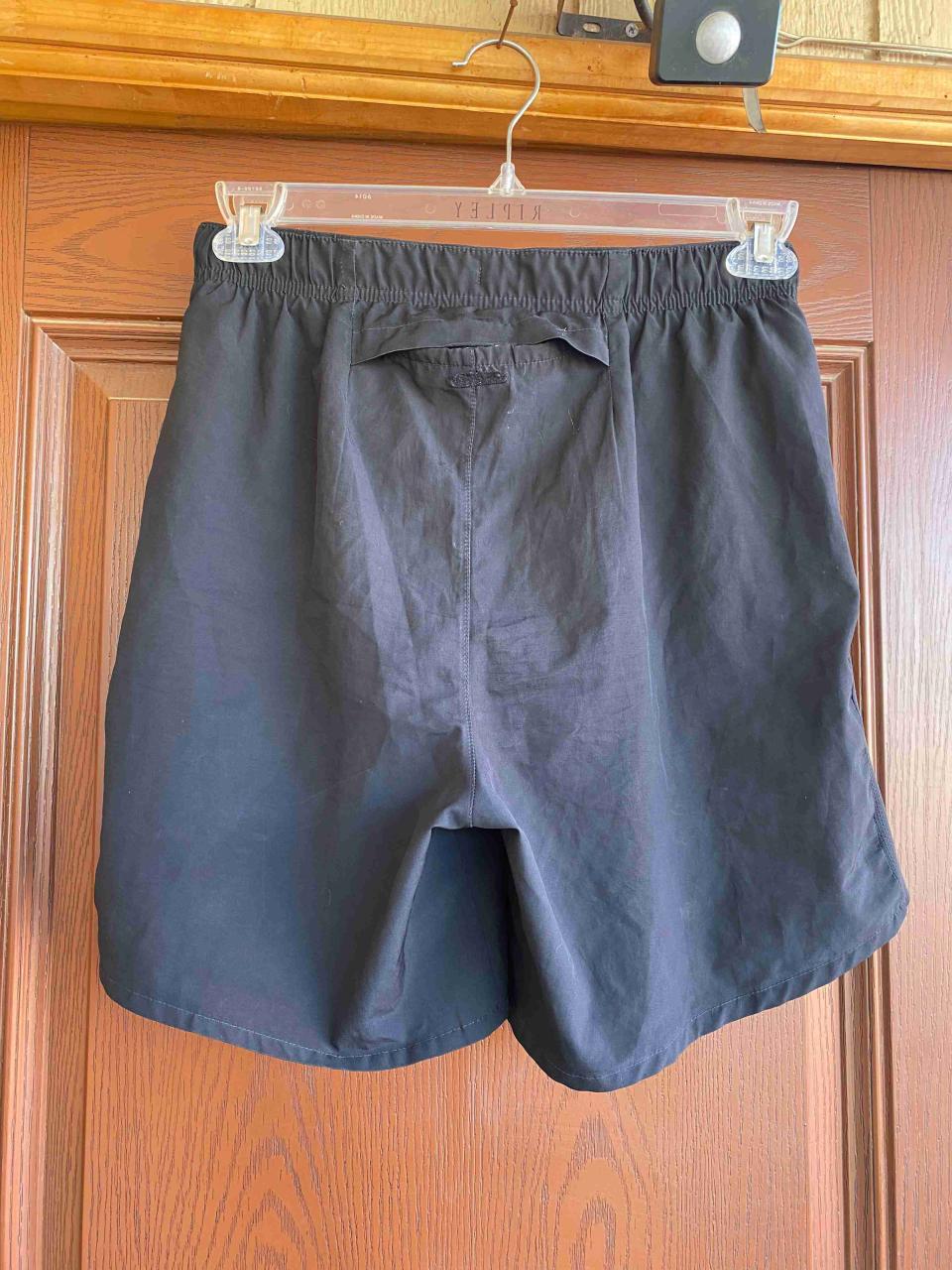 Shorts deportivos negros Nike - miniatura 2