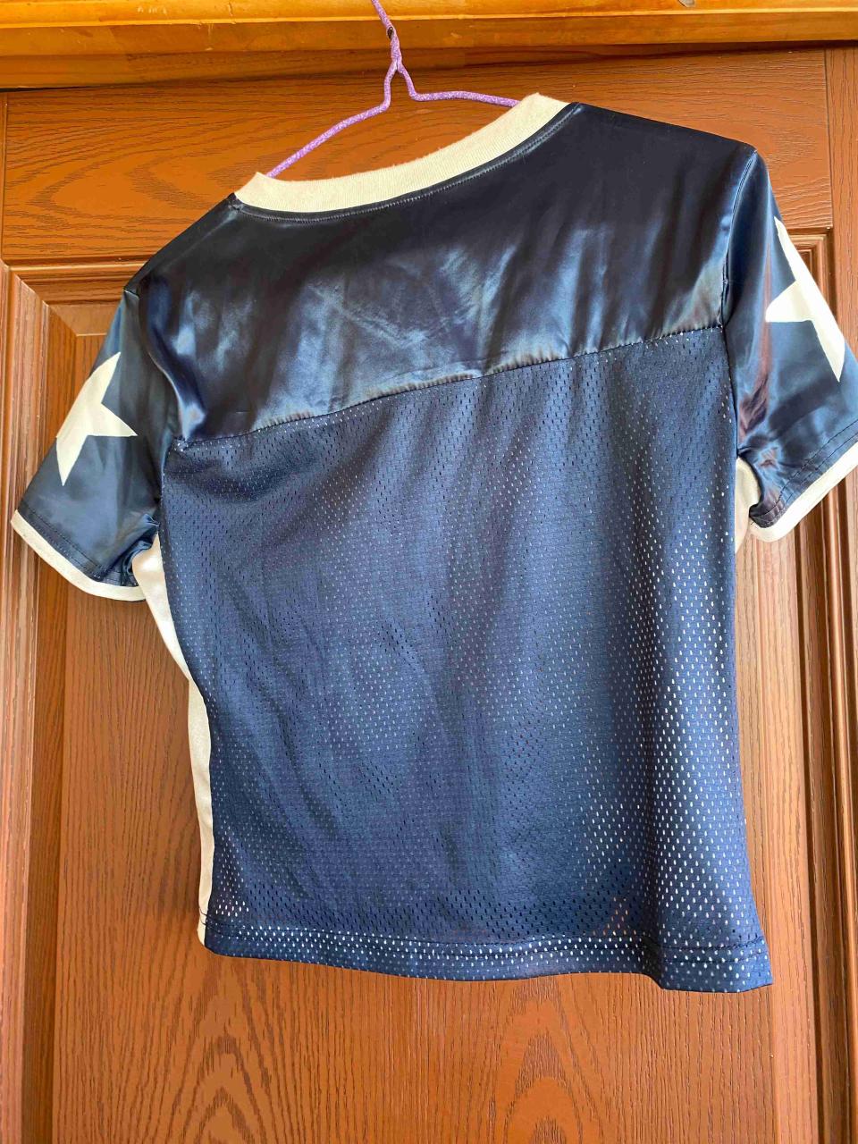 Polera deportiva azul con número - miniatura 3