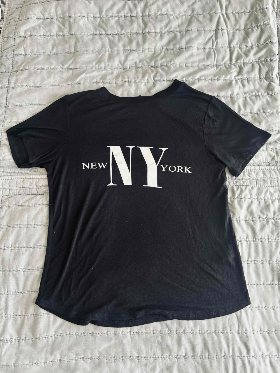 Polera negra estampado NY - miniatura 3